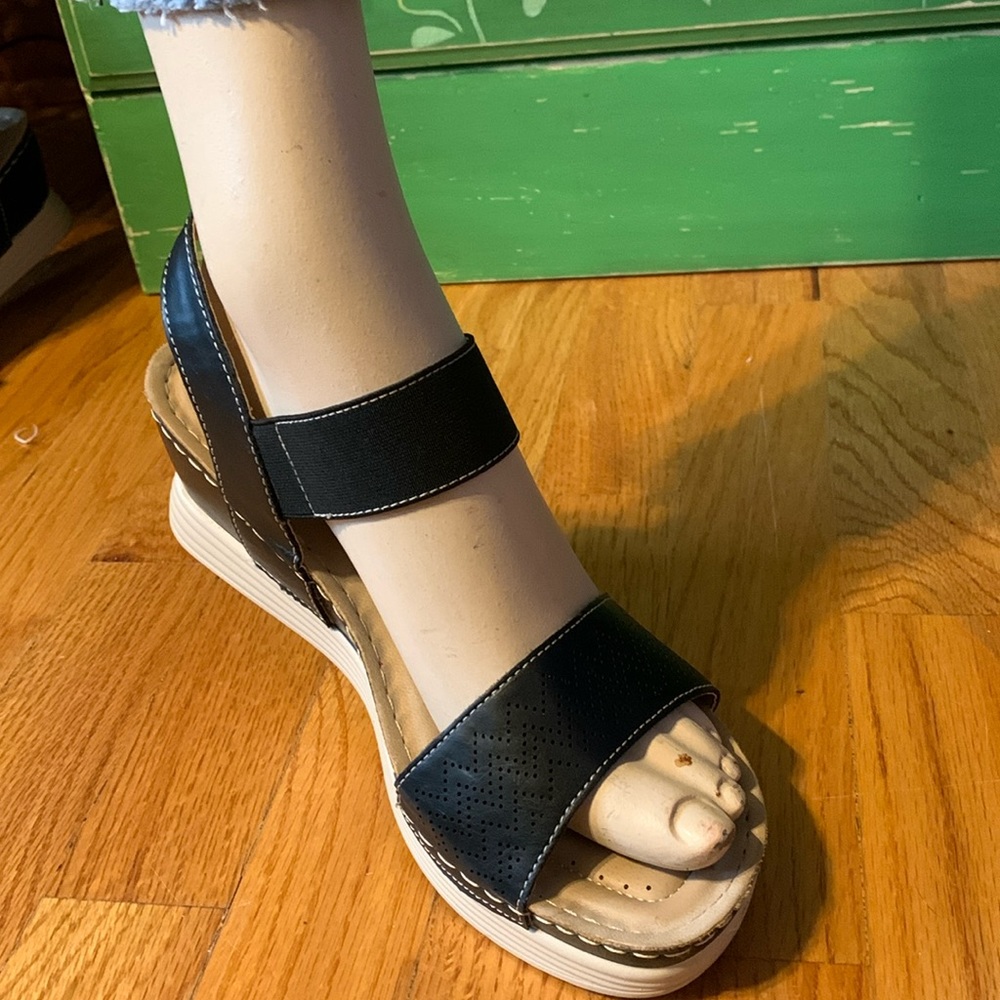 Henry Ferrera wedge sandals, Size 8